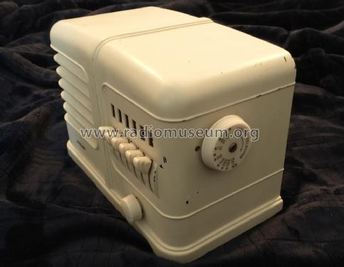 83-BR-502 Series A; Montgomery Ward & Co (ID = 2945237) Radio