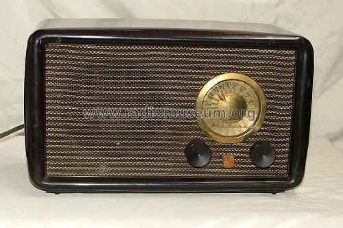 84HA-1527A ; Montgomery Ward & Co (ID = 1850523) Radio