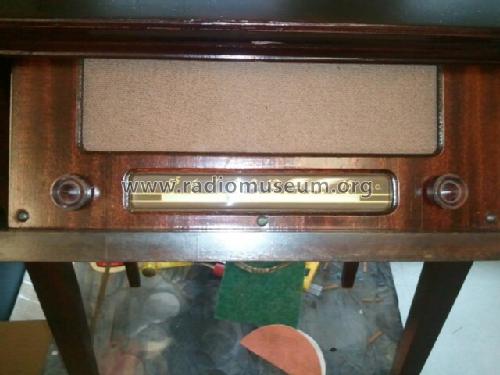 84KR-2510A ; Montgomery Ward & Co (ID = 1659068) Radio