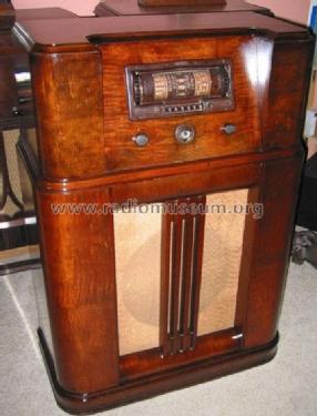 Airline 93WG-1000 Order= P162 C 1000 ; Montgomery Ward & Co (ID = 772954) Radio