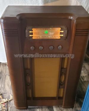 Airline 14BR-1109A Order= P162 A 1109 ; Montgomery Ward & Co (ID = 2925829) Radio