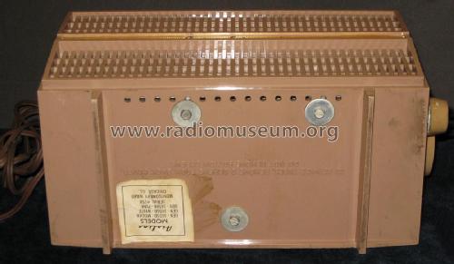 Airline 1655B ; Montgomery Ward & Co (ID = 1810403) Radio