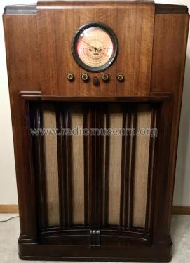 Airline 62-197 ; Montgomery Ward & Co (ID = 2738091) Radio