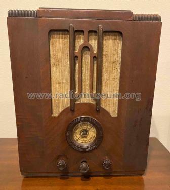 Airline 62-198 Ch= 585D; Montgomery Ward & Co (ID = 2697862) Radio