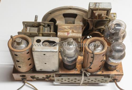 Airline 62-98 Order= 562 D 98; Montgomery Ward & Co (ID = 2997467) Radio