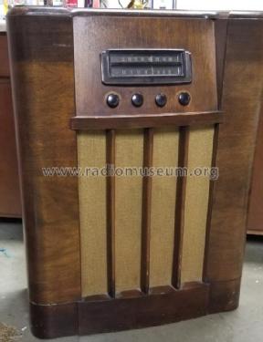 Airline 64WG-2500B Order= 62 C 2500 R ; Montgomery Ward & Co (ID = 2440714) Radio