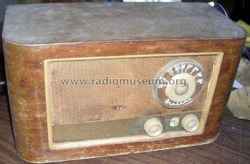 Airline 84WG-1803A; Montgomery Ward & Co (ID = 1805505) Radio