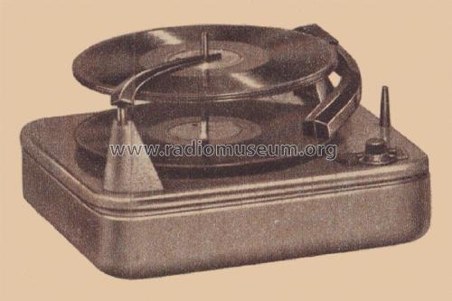 Airline 3 Speed Record Changer 874 ; Montgomery Ward & Co (ID = 2063564) R-Player