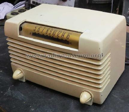 Airline 94BR-1526A ; Montgomery Ward & Co (ID = 1436665) Radio