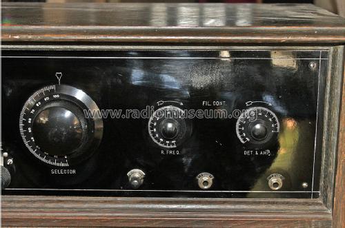 Airline Grand with Loud Speaker ; Montgomery Ward & Co (ID = 1219935) Radio