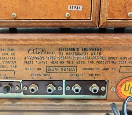 Airline Stereo 8 Track GEN 2810A ; Montgomery Ward & Co (ID = 2872270) Radio
