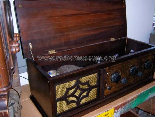 Airline U-15 ; Montgomery Ward & Co (ID = 913178) Radio