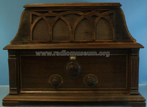 Airline Model E; Montgomery Ward & Co (ID = 1846587) Radio