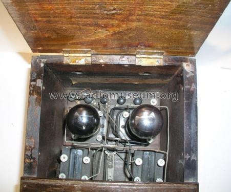 Ward's Two-Stage Amplifier ; Montgomery Ward & Co (ID = 1143464) Verst/Mix