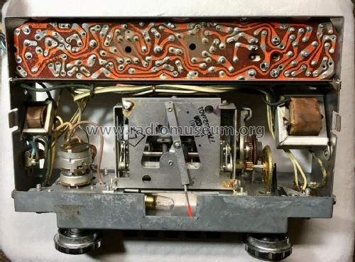 14MR American Motors 8990833; Motorola Inc. ex (ID = 2468464) Car Radio