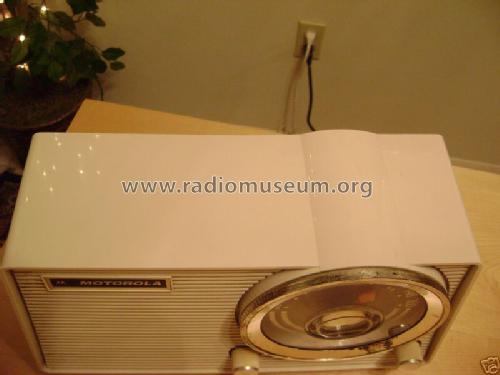 A11W Ch= HS-824; Motorola Inc. ex (ID = 417444) Radio