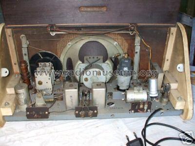 A124; Murphy Radio Ltd.; (ID = 322678) Radio