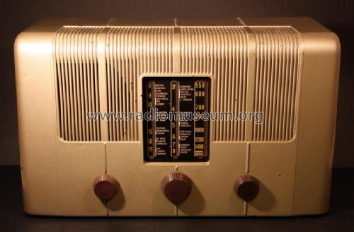 TA132; Murphy Radio Ltd.; (ID = 1927171) Radio