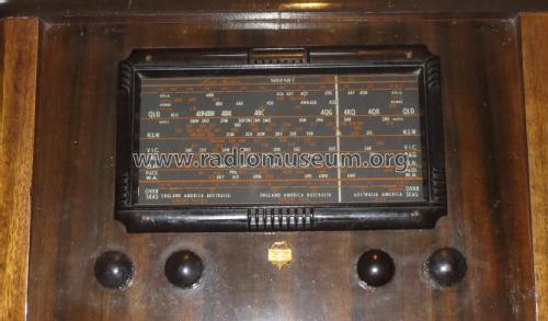 Mozart China Cabinet A555; Music Masters Radio (ID = 2409681) Radio