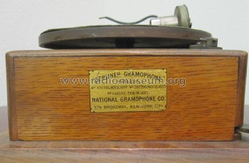 Berliner Ratchet-Wind Gramophone ; National Gramophone (ID = 1316132) TalkingM