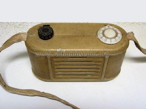 Walkabout AKQ; National Radio (ID = 2026283) Radio