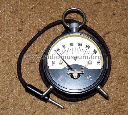 Taschen-Voltmeter 6 V / 240 V; Neuberger, Josef; (ID = 534658) Equipment