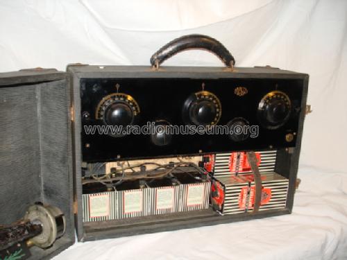 Nyacco Portable ; New York Album & (ID = 1308749) Radio