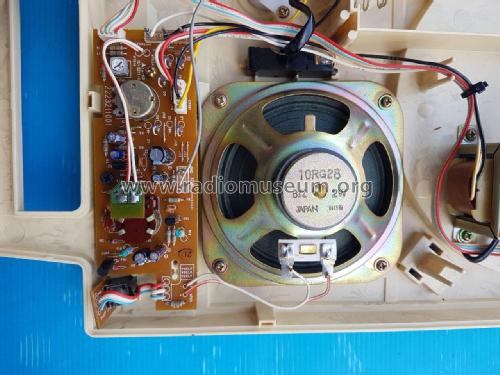 Columbia GP-3 Portable Player; Nippon Columbia Co.; (ID = 2708269) R-Player