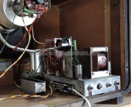Lux 52 N8 F300; Nora, Aron, (ID = 1355234) Television