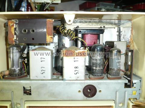 Menuett ; Nora, Aron, (ID = 694918) Radio