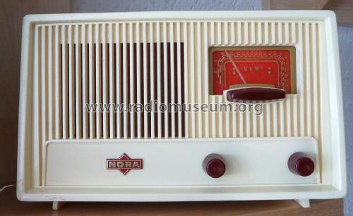 Menuett ; Nora; Berlin (ID = 1787695) Radio