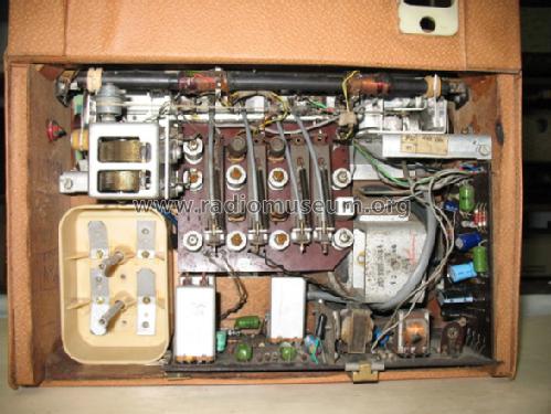 L4X95T ; Norelco, North (ID = 1356895) Radio