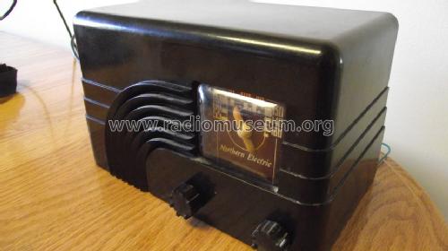 B-4000 Rainbow Grille ; Northern Electric Co (ID = 1207162) Radio