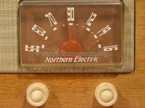 Baby Champ 5300; Northern Electric Co (ID = 491478) Radio