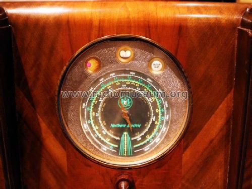 Bombay 921 ; Northern Electric Co (ID = 1789358) Radio