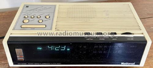 FM AM 2-Band Radio Fluorescent Clock Radio RC-6130BA; Panasonic, (ID = 2722975) Radio