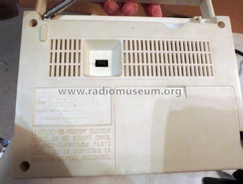 RF-565; Panasonic, (ID = 2850917) Radio