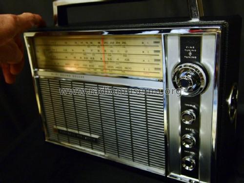 National Panasonic Hi-Fi Sound Deluxe 4-Band 9-Transistor R-100; Panasonic, (ID = 1132732) Radio