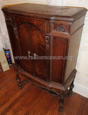 111 Highboy; Philco, Philadelphia (ID = 1638179) Radio