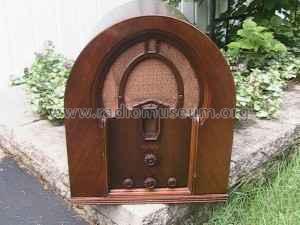 16B 16/16A-121; Philco, Philadelphia (ID = 361279) Radio