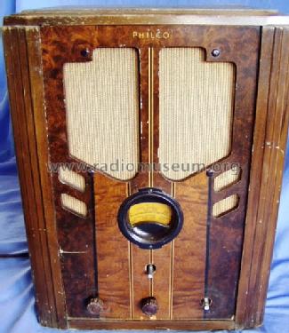 37-60B Tombstone; Philco, Philadelphia (ID = 138073) Radio