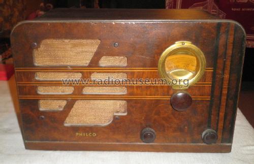 37-62T ; Philco, Philadelphia (ID = 1691564) Radio