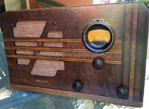 37-62T ; Philco, Philadelphia (ID = 1737332) Radio