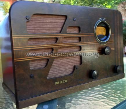 37-62T ; Philco, Philadelphia (ID = 1737333) Radio