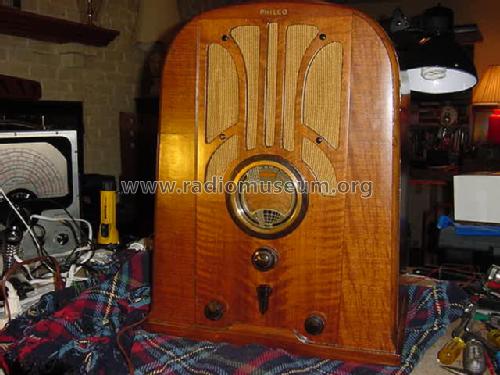 37-650B ; Philco, Philadelphia (ID = 1021691) Radio