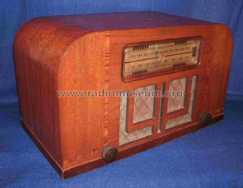 40-95T ; Philco, Philadelphia (ID = 993466) Radio