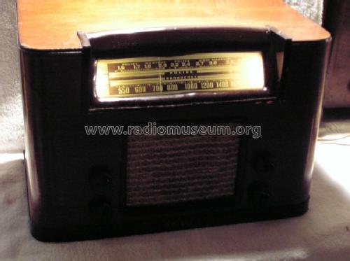 41-235T ; Philco, Philadelphia (ID = 1830738) Radio