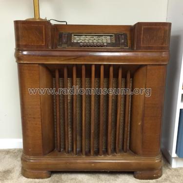 41-295X ; Philco, Philadelphia (ID = 1770585) Radio