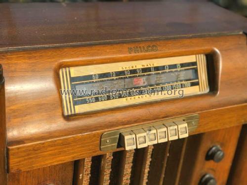 42-126T ; Philco, Philadelphia (ID = 2475804) Radio