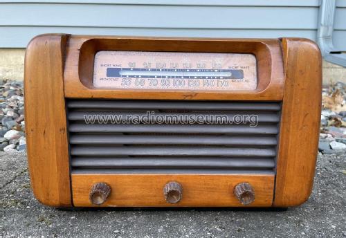 46-427 ; Philco, Philadelphia (ID = 3013431) Radio